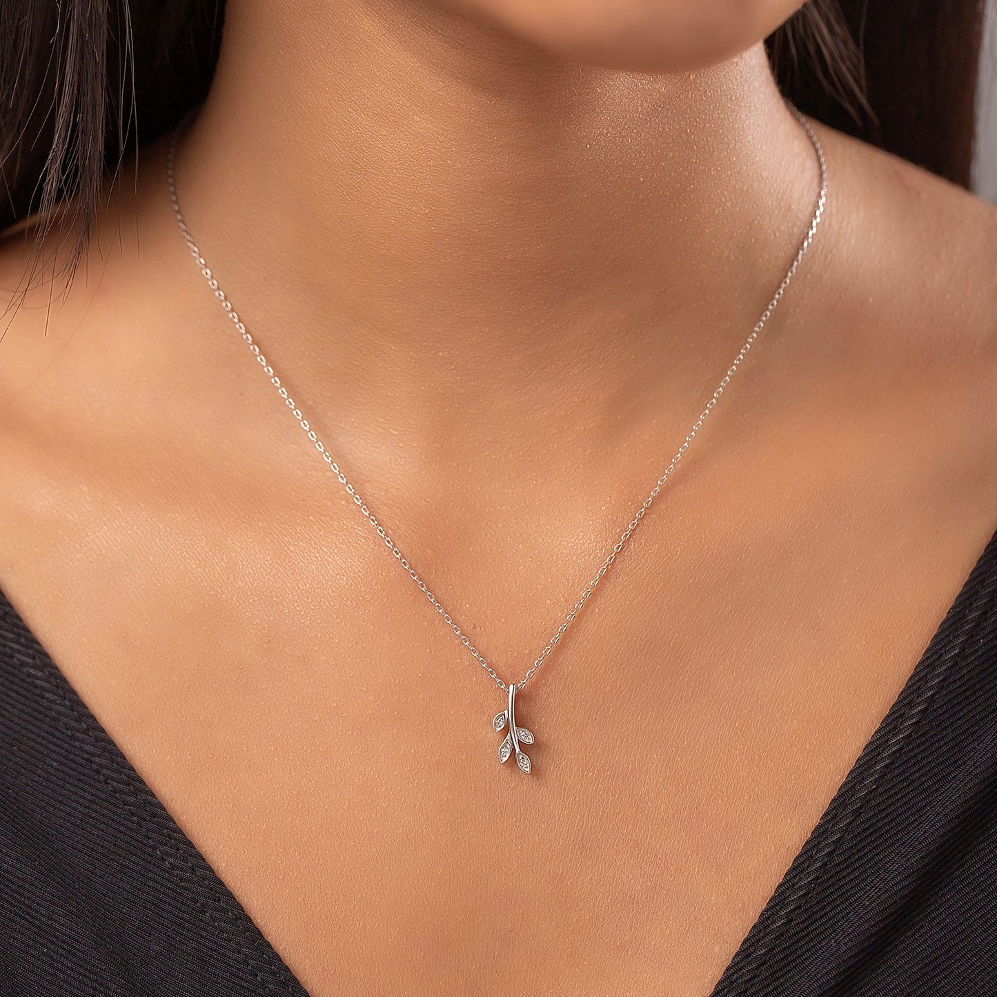 Romax Elowen Vine Lab-Grown Diamond Pendant (with Chain)